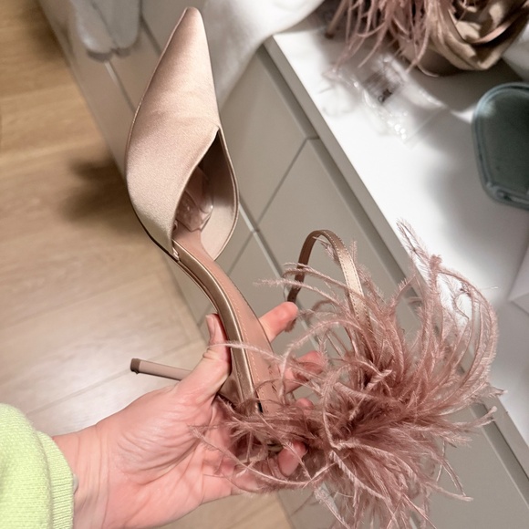 Feathered heeled shoes - Picture 2 of 4